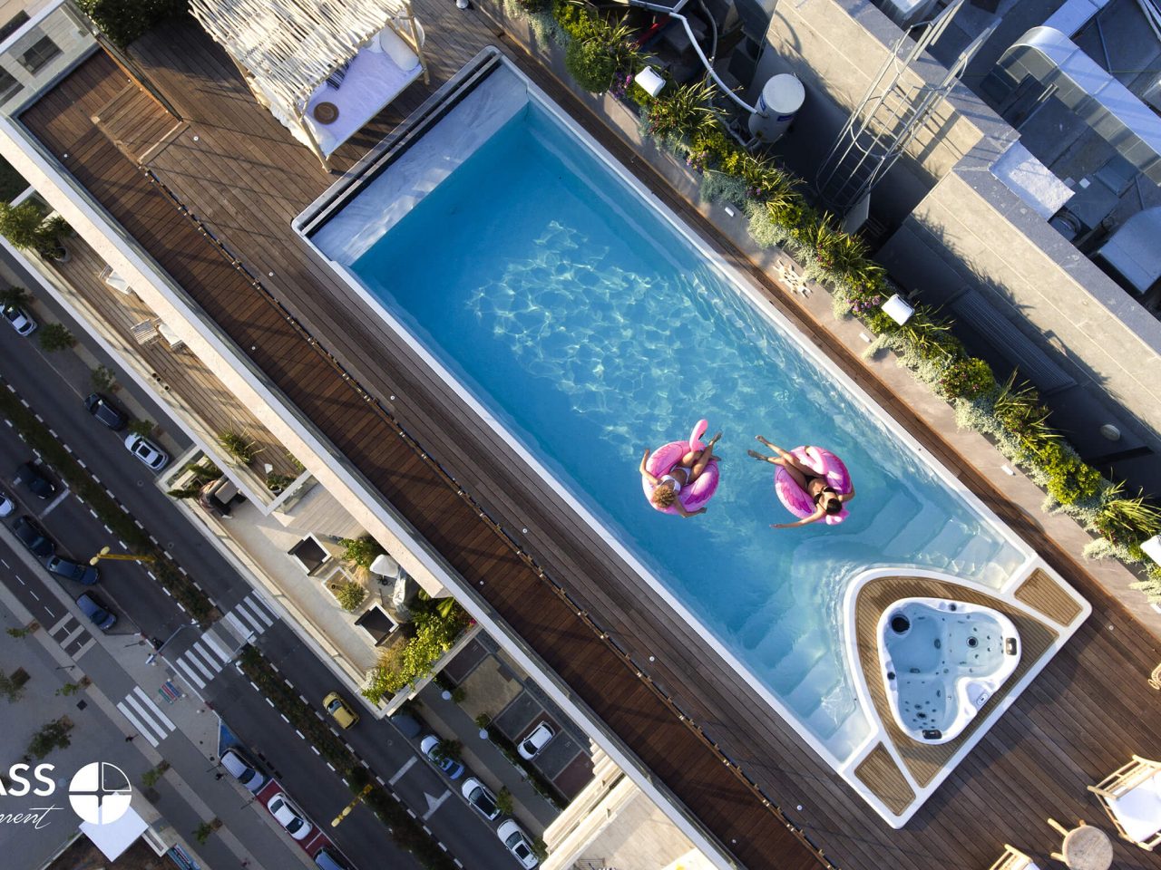 yacht pool karbon keramia 17