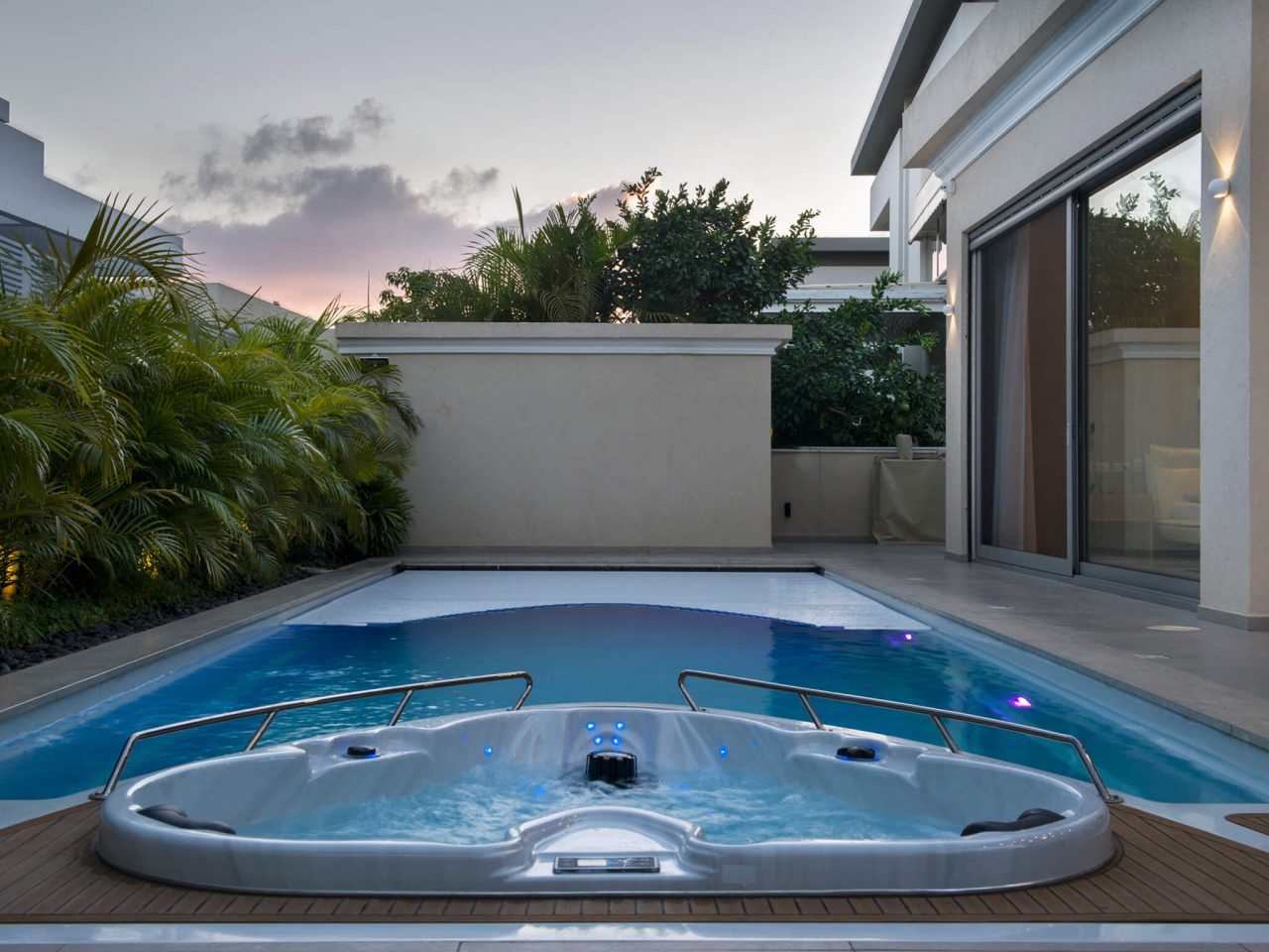 yacht pool karbon keramia 8